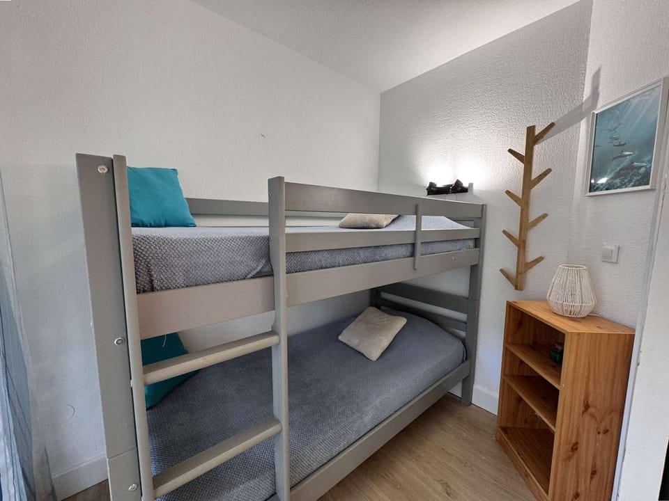 Appartement rénové calme avec accès plage à pied - 6 pers. - FR-1-845-2 Apartment in Sanary-sur-Mer