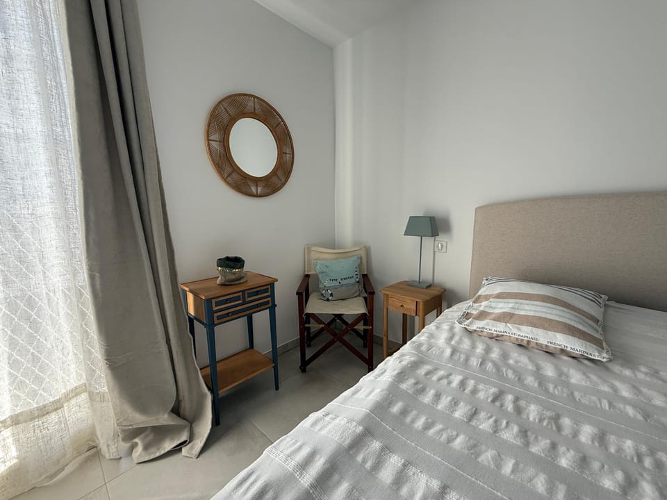 Élégant T2 avec terrasse à Sète, parking sécurisé - FR-1-338-627 Apartment in Occitanie