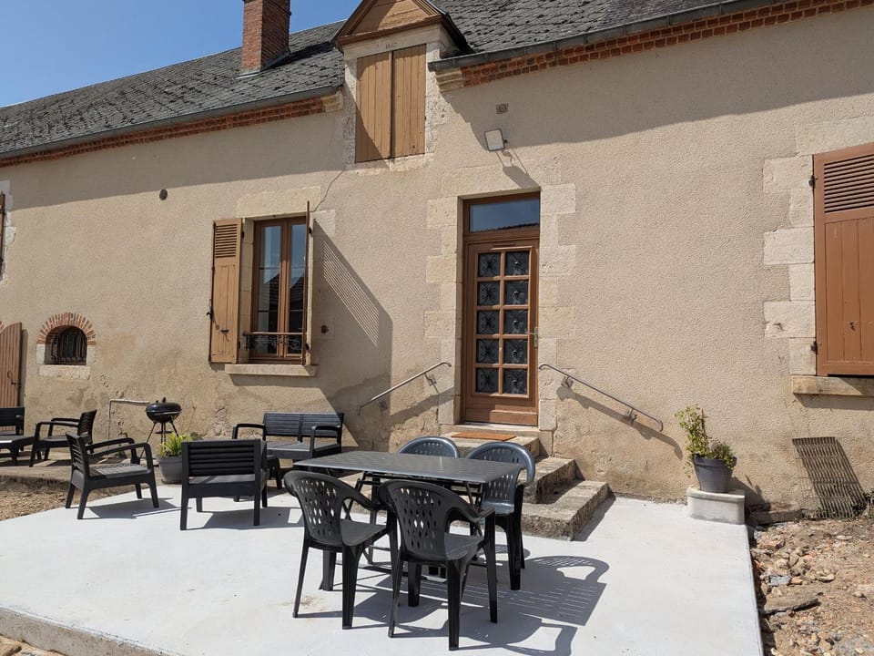 Gîte chaleureux 4 pers, terrasse, proche Loire - FR-1-590-578 House in Centre-Val de Loire