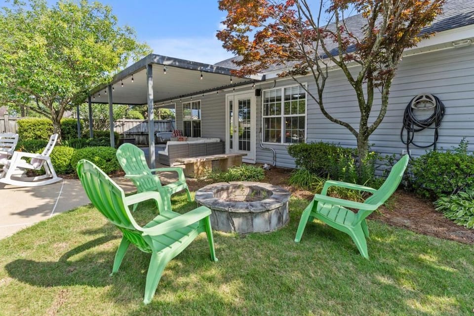 The Salty Flamingo House in Topsail