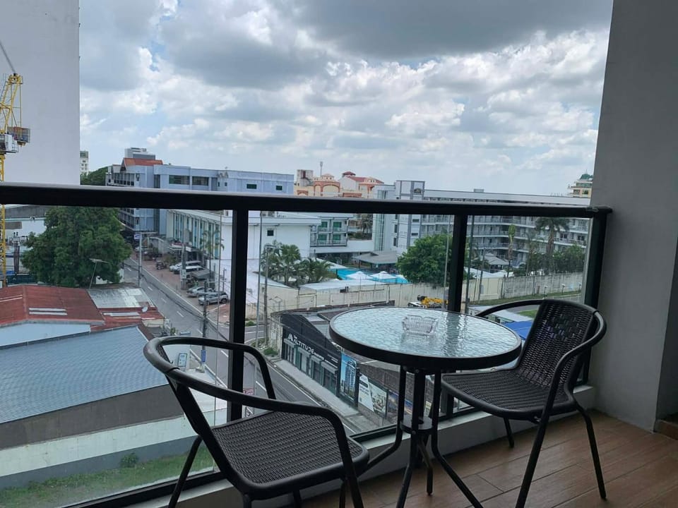 Gorgeous 1BR in One Euphoria Apartment in Angeles