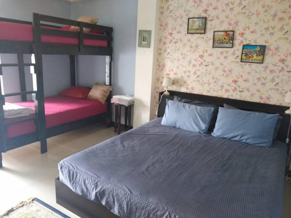 The London Tearoom Bed and Breakfast in Chiang Mai