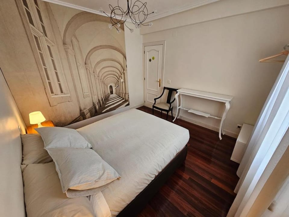 Bright apartment in Parque Etxebarria with parking Apartment in Bilbao