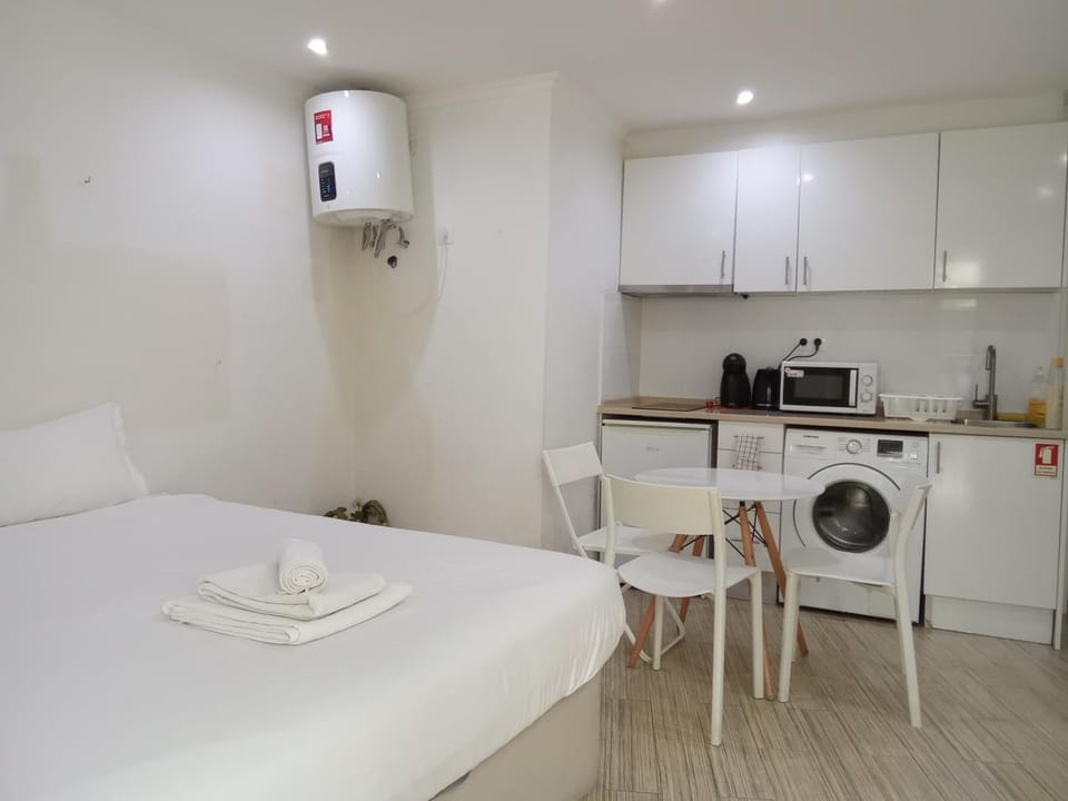 Tram 28 Starting Location - 15 Apartment in Lisbon