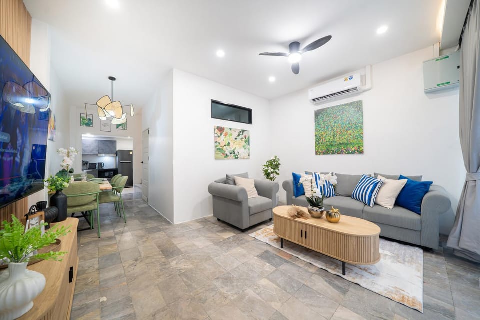 Living room, Seating area, air conditioner