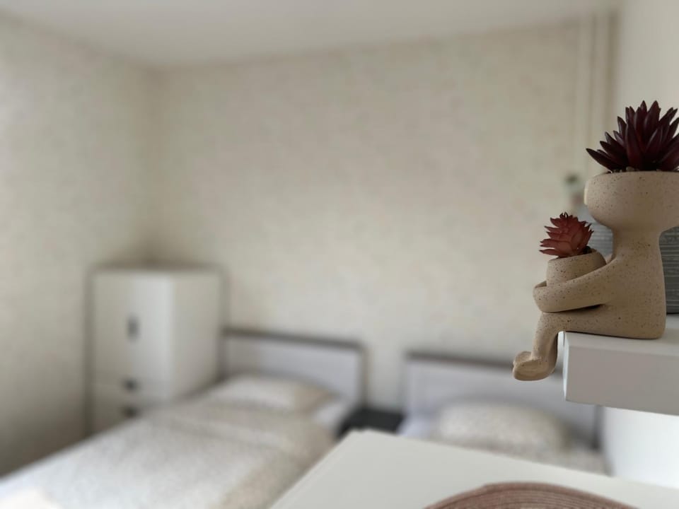 Photo of the whole room, Bedroom