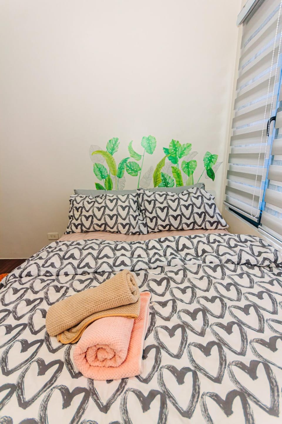 The Zen Escape 1BR Makati swim gym park cook 300MB 5940 Apartment in Pasay