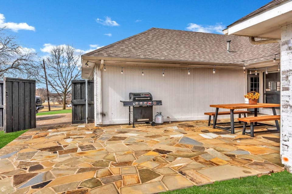 Patio, BBQ facilities, Dining area