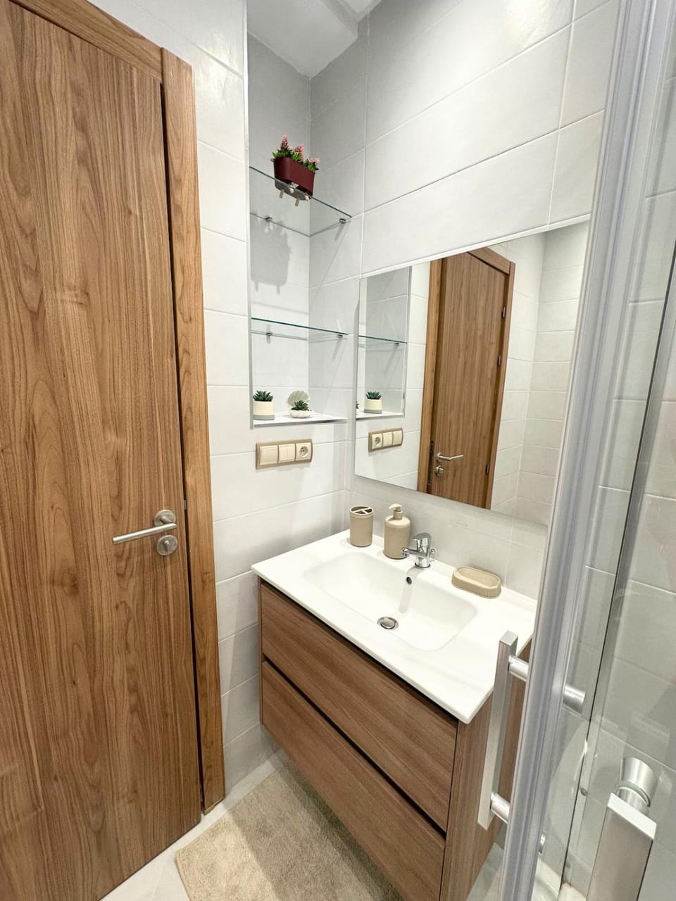 Shower, Bathroom, towels