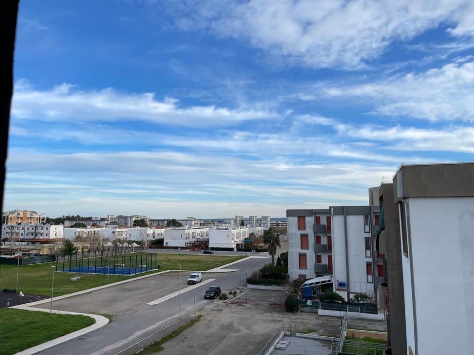 Neighbourhood, Street view