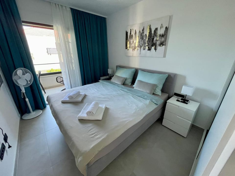 Sea Slatine II - Modern apartment with pool - 30 meters from the beach Apartment in Šibenik-Knin County, Croatia