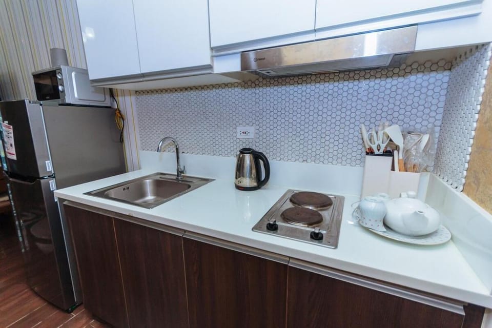 Makati Bliss Designer Stay Pool gym park Net300 makati 1767 Apartment in Pasay