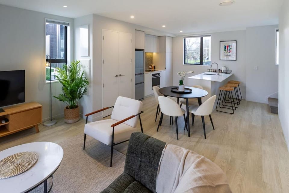 Luxe Central City 2 bedrooms plus Carpark Apartment in Christchurch