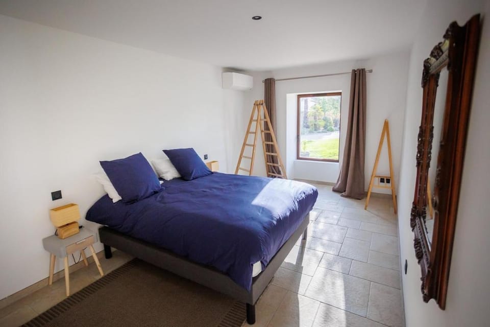 magnifique longére Charentaise pmr piscine sauna Villa in Nouvelle-Aquitaine