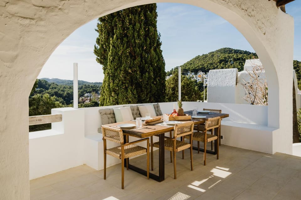 Patio, Natural landscape, Balcony/Terrace, Balcony/Terrace, Dining area, Mountain view