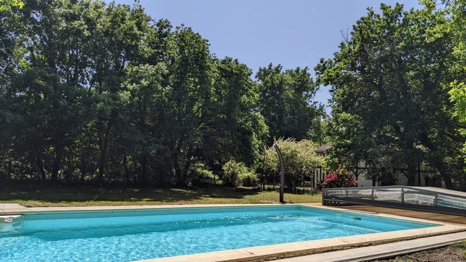 Maison landaise traditionnelle, piscine, airial privé House in Nouvelle-Aquitaine