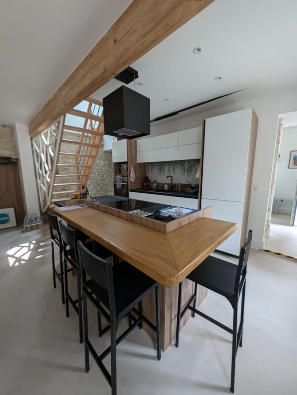 Kitchen or kitchenette, Dining area, stove