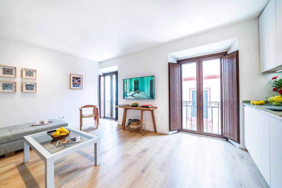TV and multimedia, Balcony/Terrace, Living room, Dining area, air conditioner
