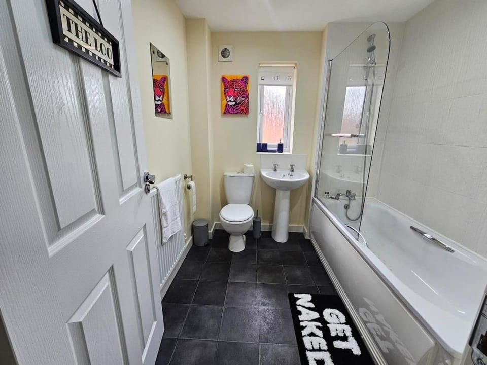 Shower, Bathroom, Bath, towels