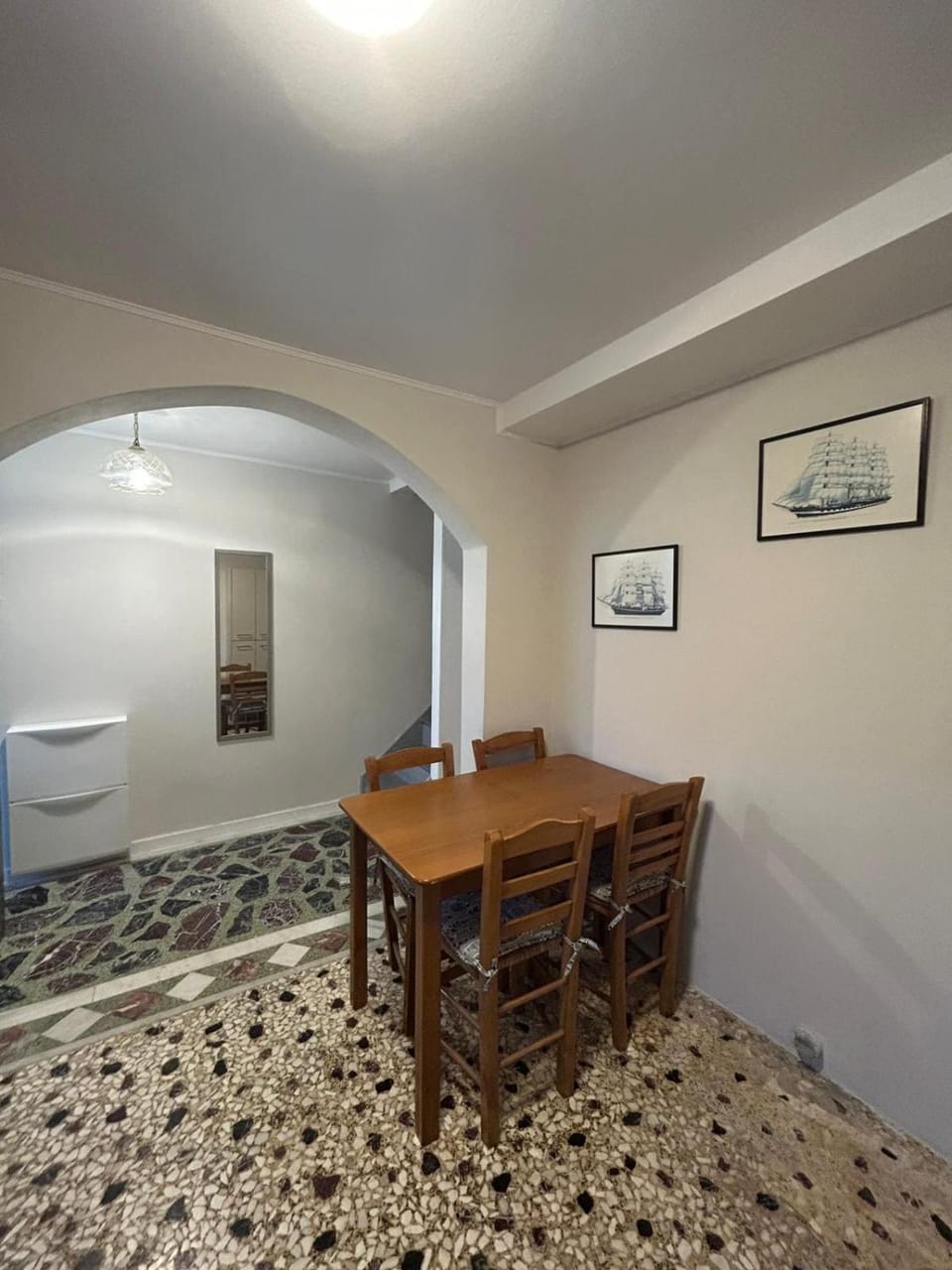 Dining area, kitchen