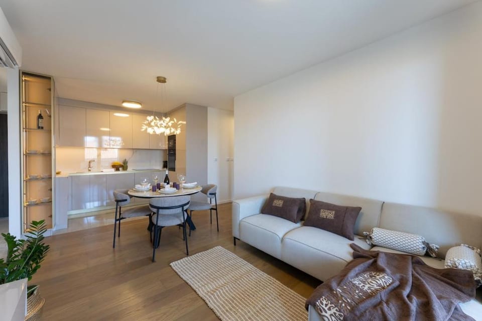Luxury apartment Žnjan,Split-two bathrooms and free parking Apartment in Split