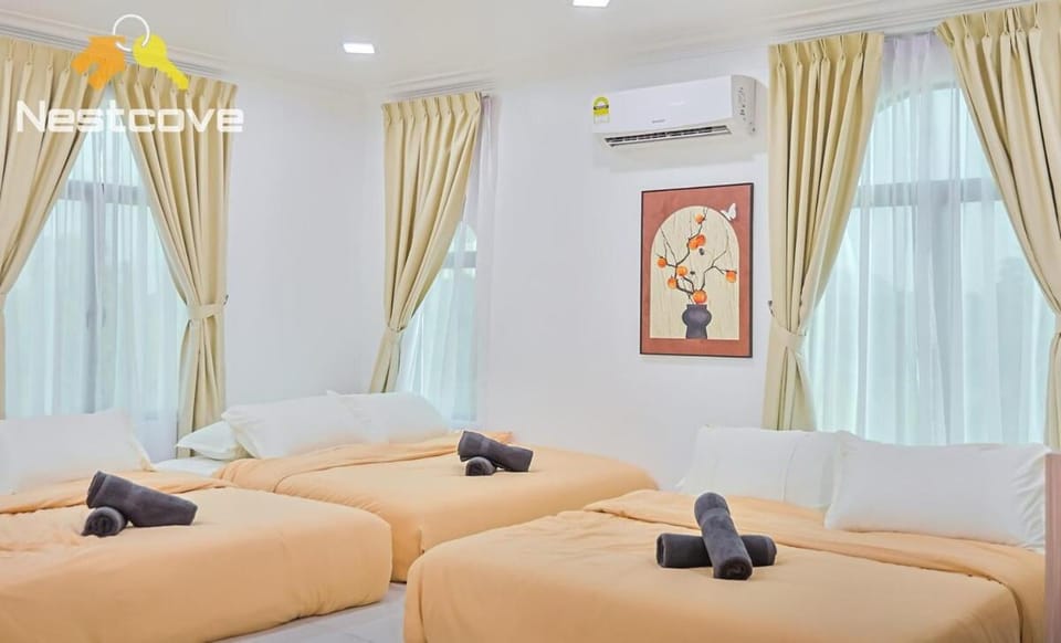 Bed, Photo of the whole room, Bedroom, air conditioner