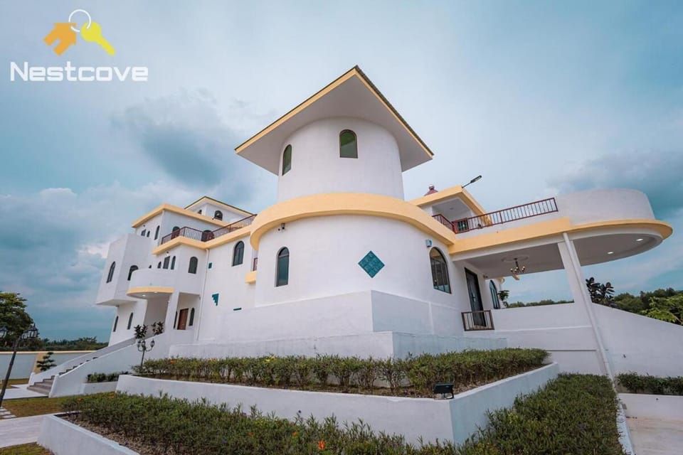 Property building, Day