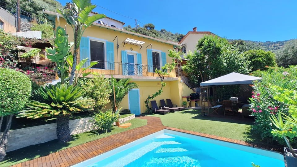 Property building, Patio, Garden, Swimming pool, sunbed