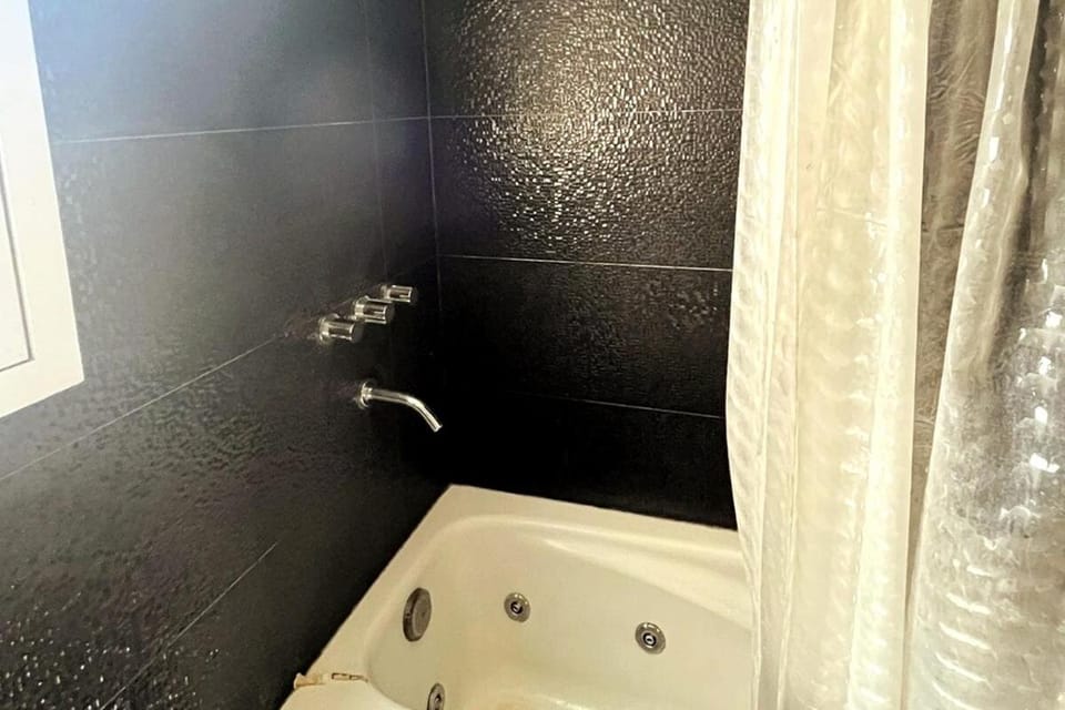 Shower, Bath