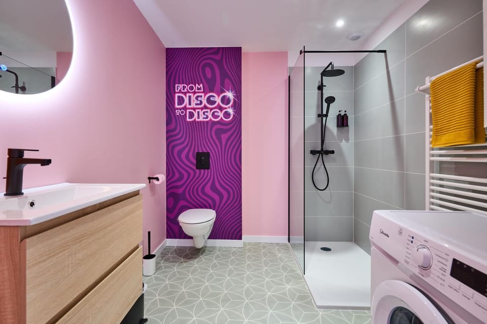 Shower, Toilet, Bathroom, washing machine