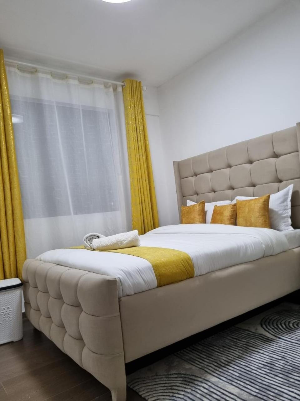 Bed, Photo of the whole room, Bedroom, towels