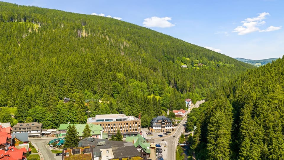 Natural landscape, Bird's eye view, Location