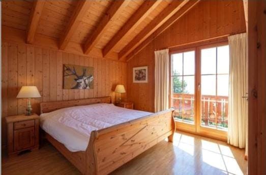 Quiet cottage with extraordinary view Villa in Crans-Montana