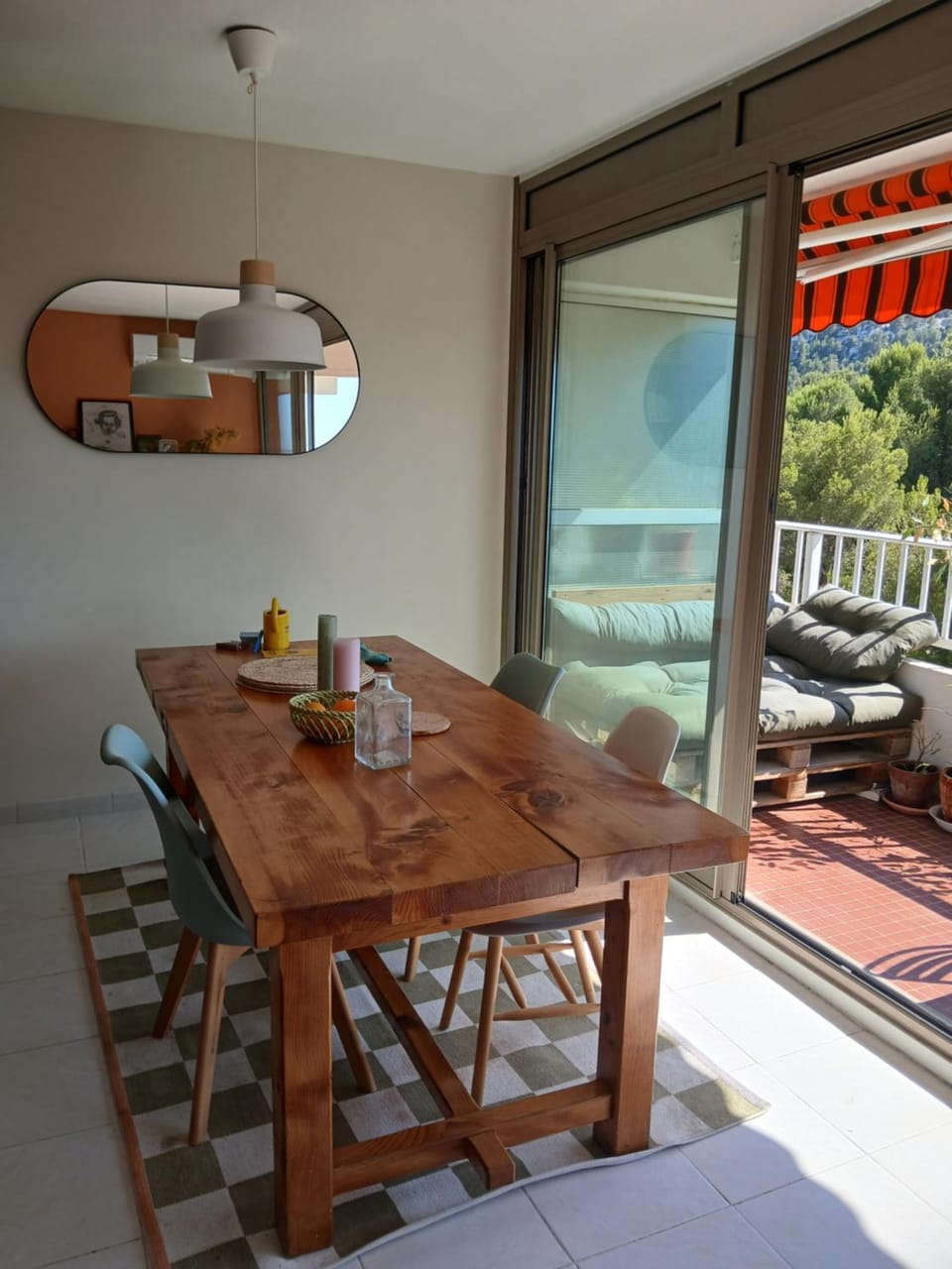 Appartement pour 3 à 4 personnes dans le 8eme arrondissement de Marseille, dans la colline et à 5 minutes à pied de la mer Apartment in Marseille