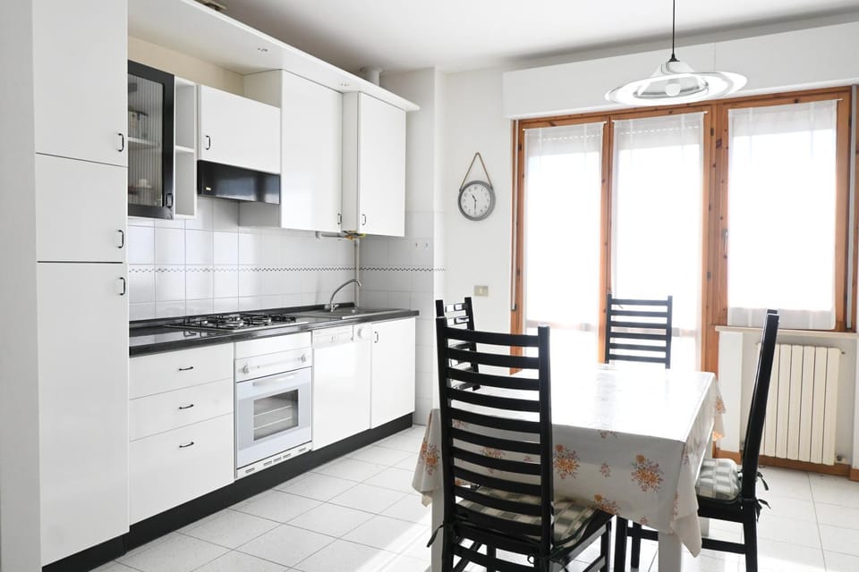 S355 - Sirolo, ampio trilocale con terrazzo e posto auto Apartment in Sirolo