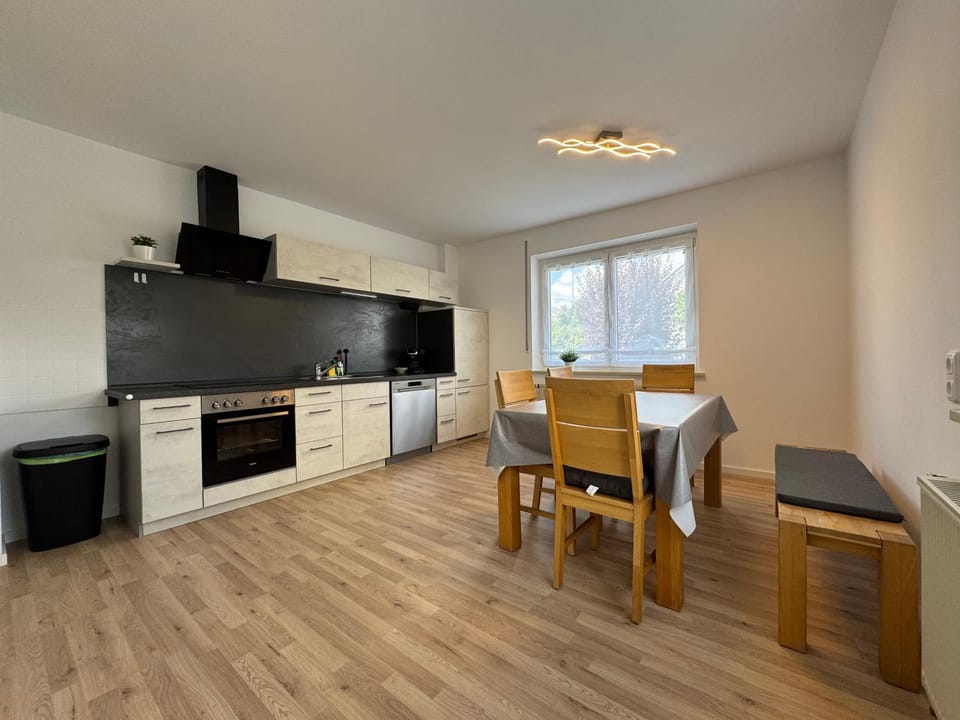 Communal kitchen, kitchen, kitchen