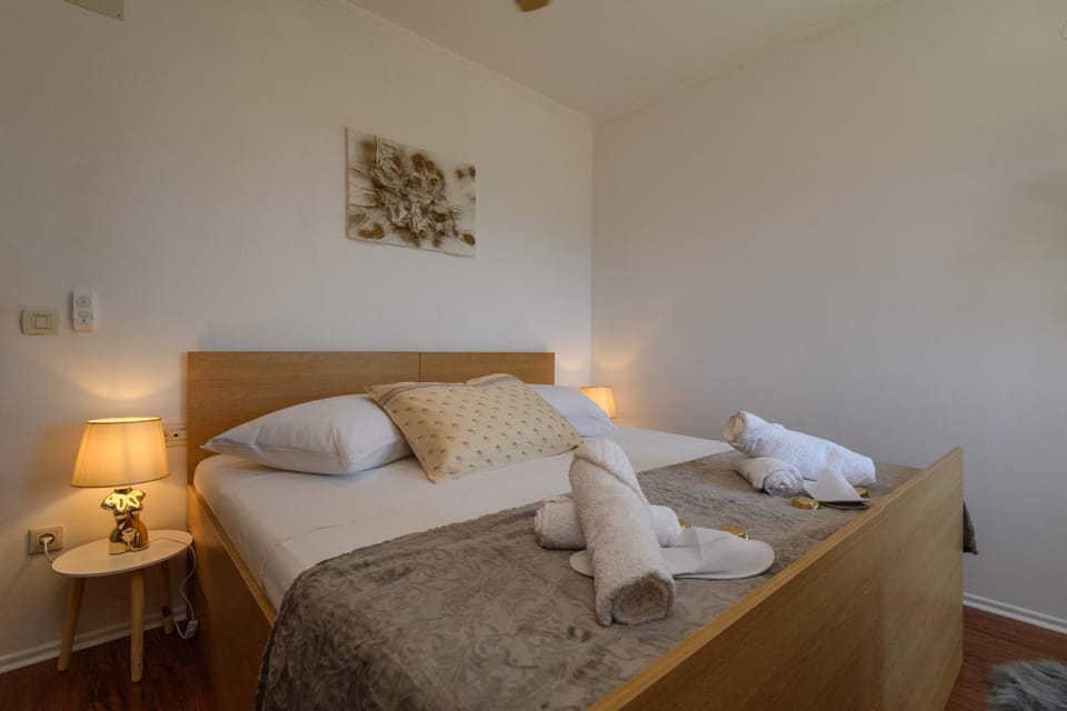 Apartment Marica & Comfortable 1 bedroom apartment & Old City view Apartment in Dubrovnik