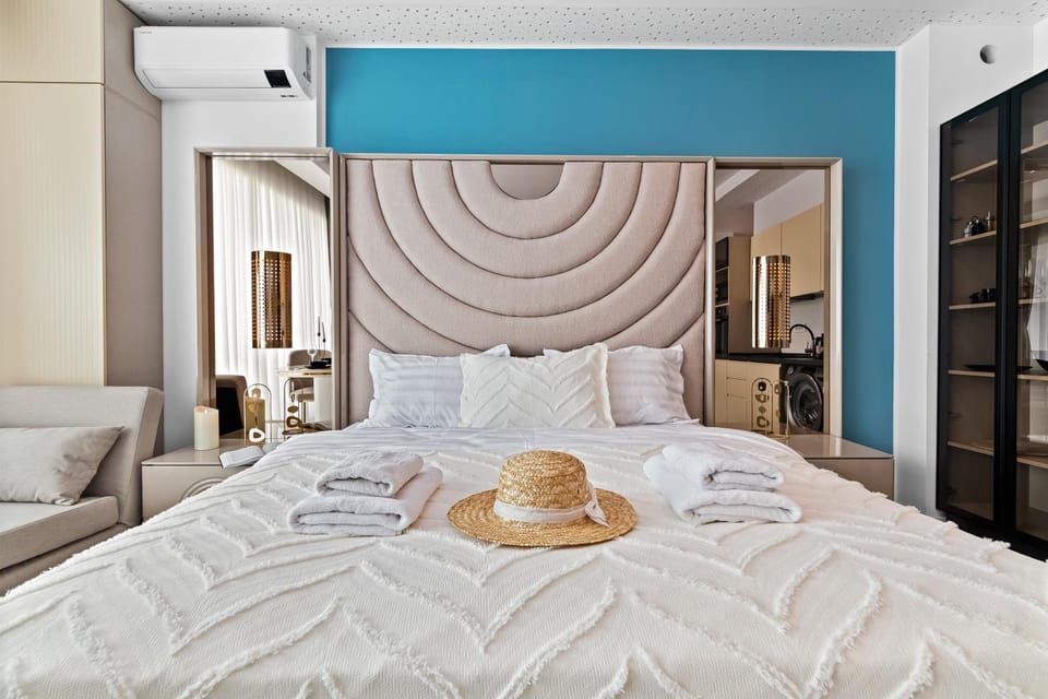 Bed, Photo of the whole room, Bedroom, towels, wardrobe