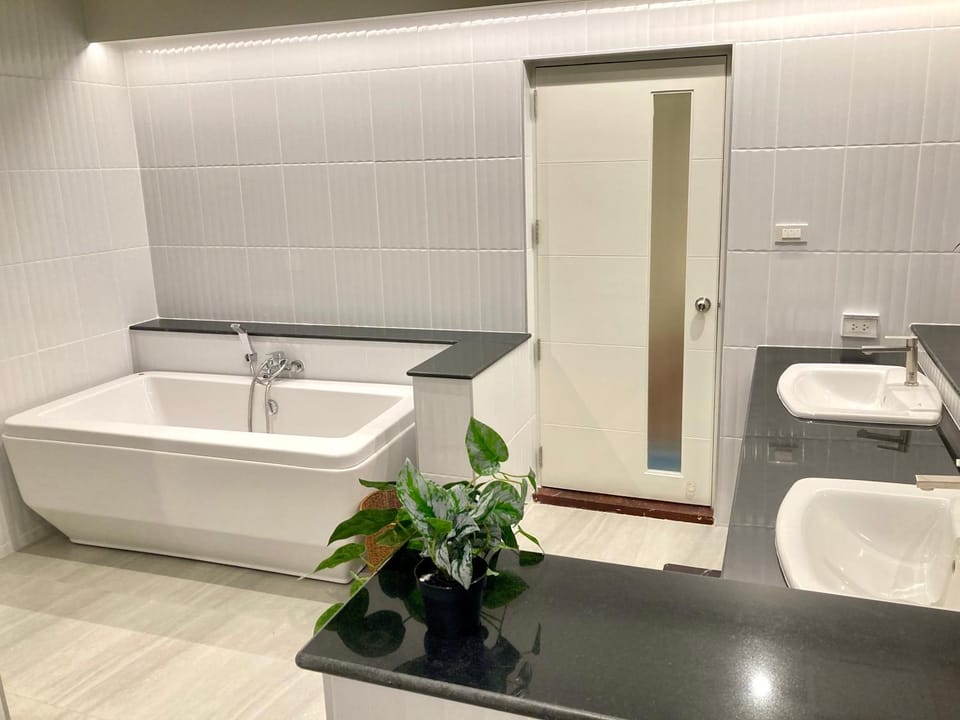 Bathroom, Bath
