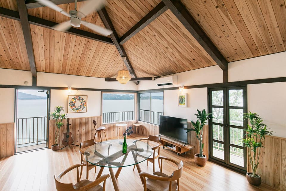 TV and multimedia, Living room, Dining area, Sea view