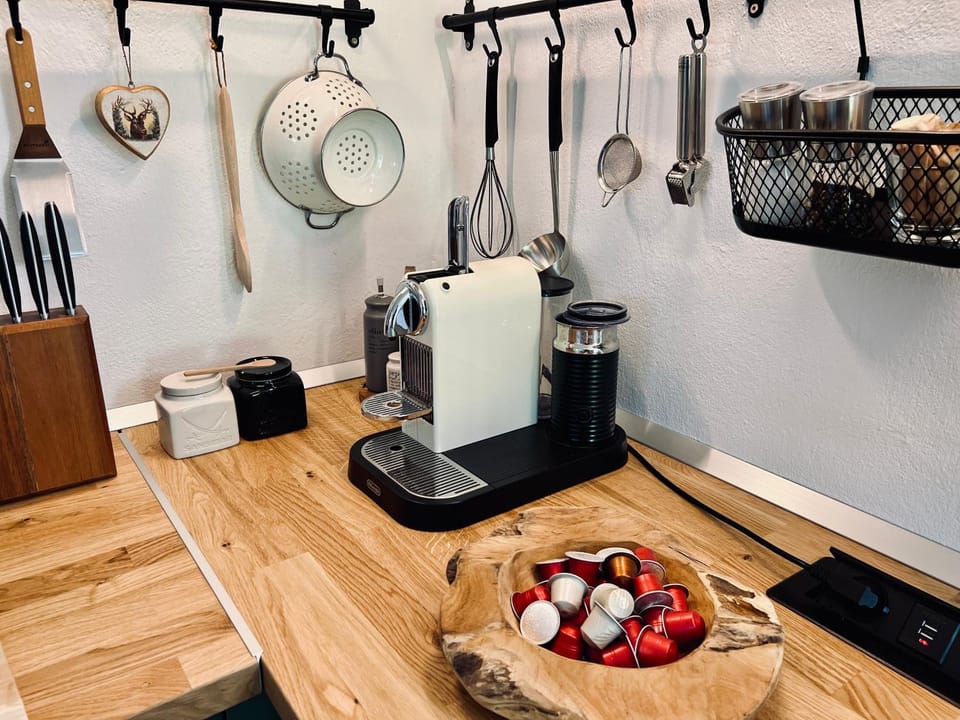 Coffee/tea facilities, Kitchen or kitchenette