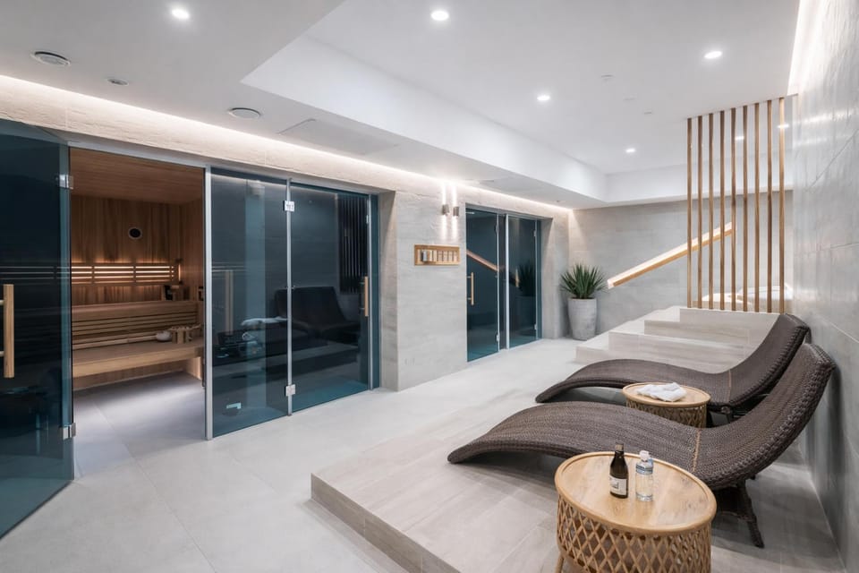 Property building, Sauna, Spa and wellness centre/facilities, Seating area