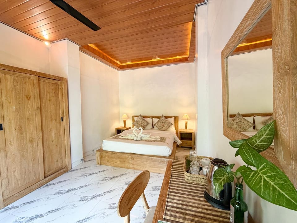 Bed, Bathroom, Living room, Photo of the whole room, Seating area, Bedroom, Bath, towels, wardrobe