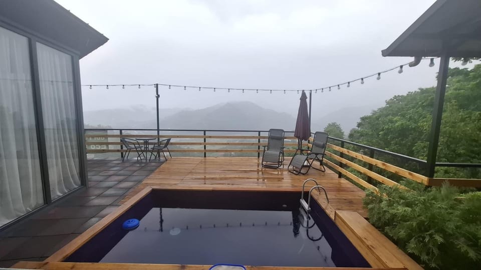 Natural landscape, View (from property/room), Balcony/Terrace, Swimming pool, Swimming pool