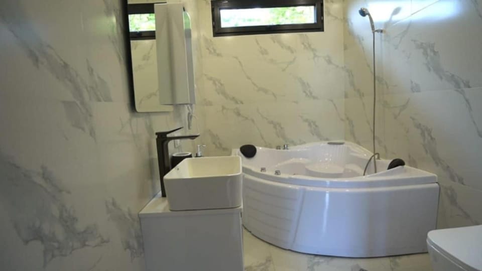 Bathroom, towels