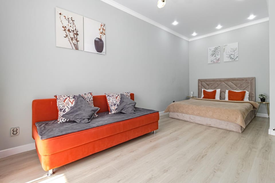 Bed, Living room, Photo of the whole room, Seating area, Bedroom