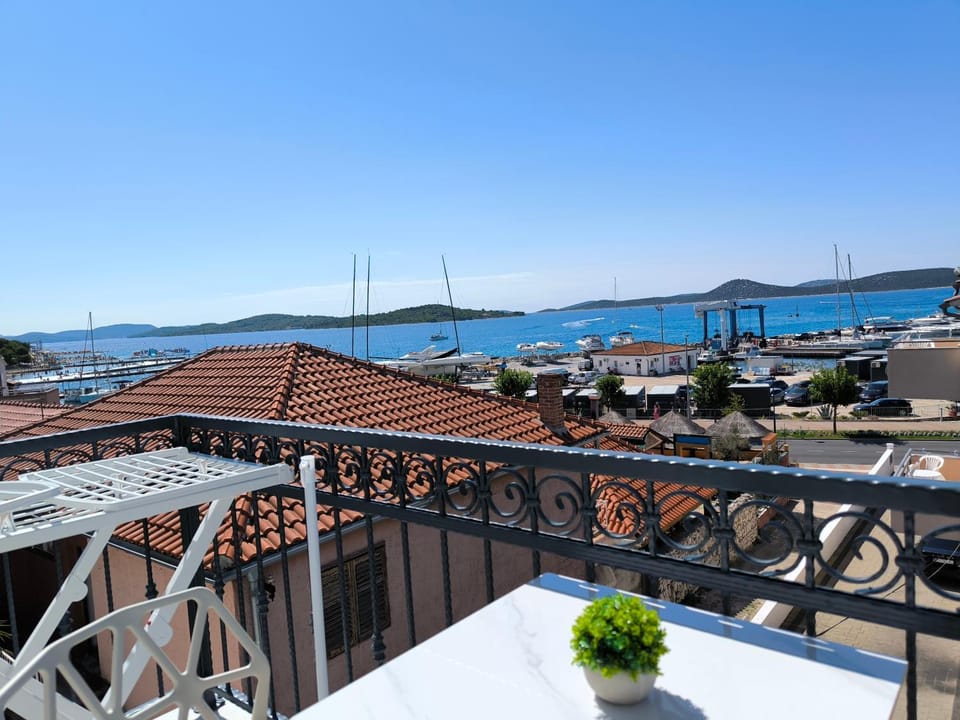 Day, Natural landscape, View (from property/room), Balcony/Terrace, Sea view