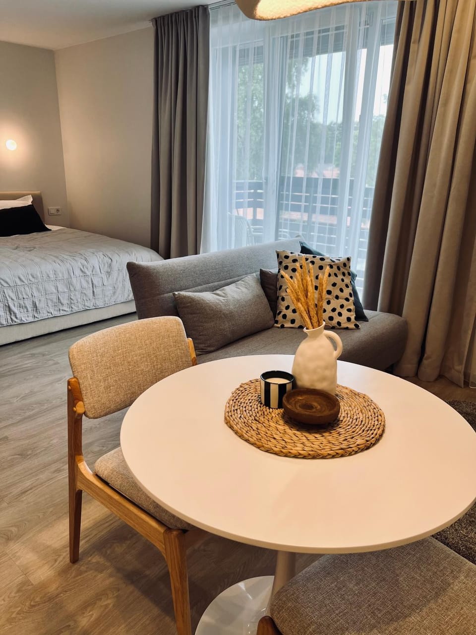 Bed, Living room, Photo of the whole room, Bedroom