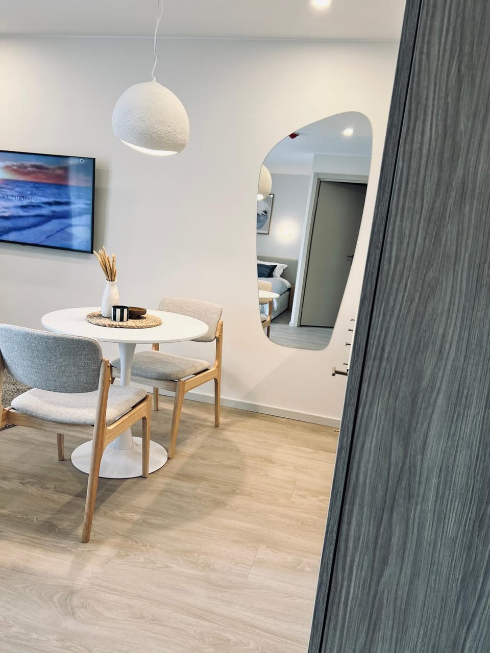 TV and multimedia, Living room, Dining area