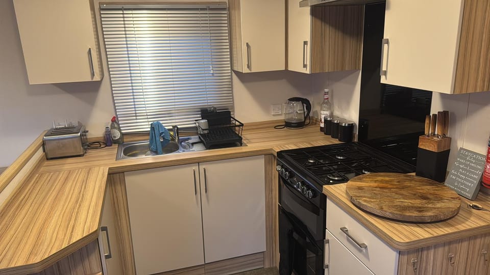 Tattershall caravan with private hot tub House in Scotland